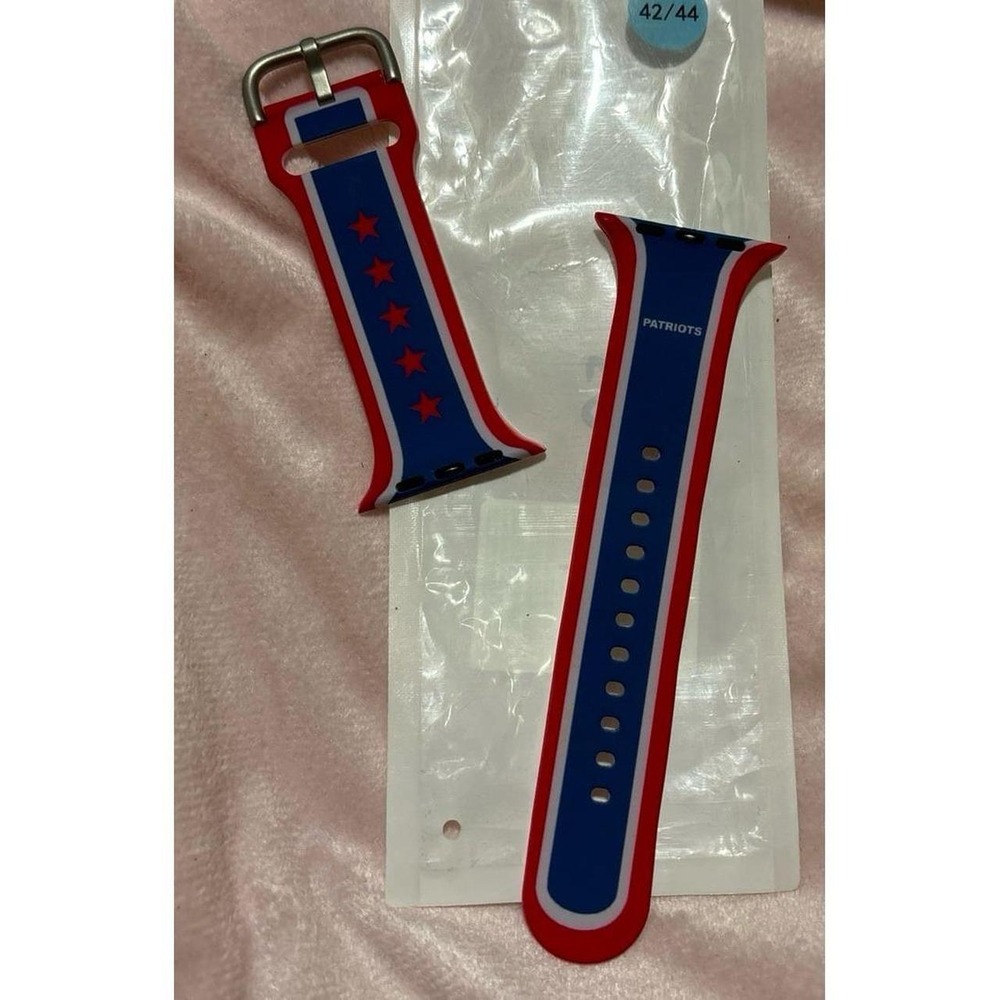 NEW NFL New England Patriots Silicone Band w/ Clasp for Apple Watch 42mm/44mm/45